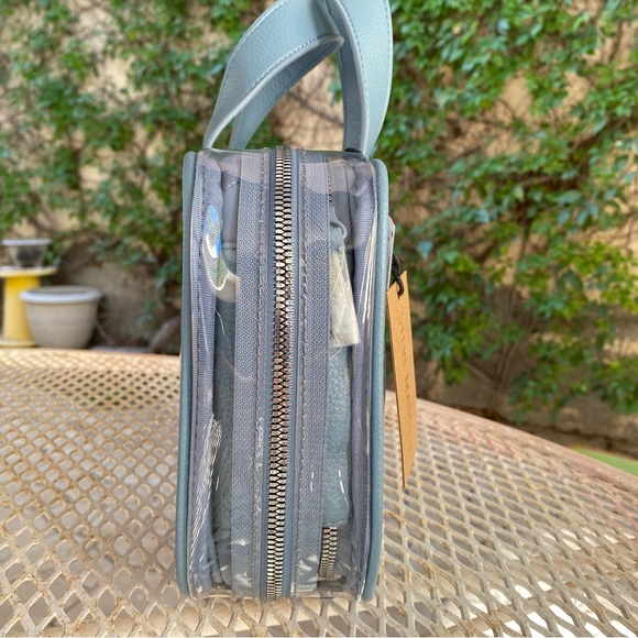 NWT Steve Madden woman's transparent cosmetic bag size medium/ Large - Picture 2 of 9